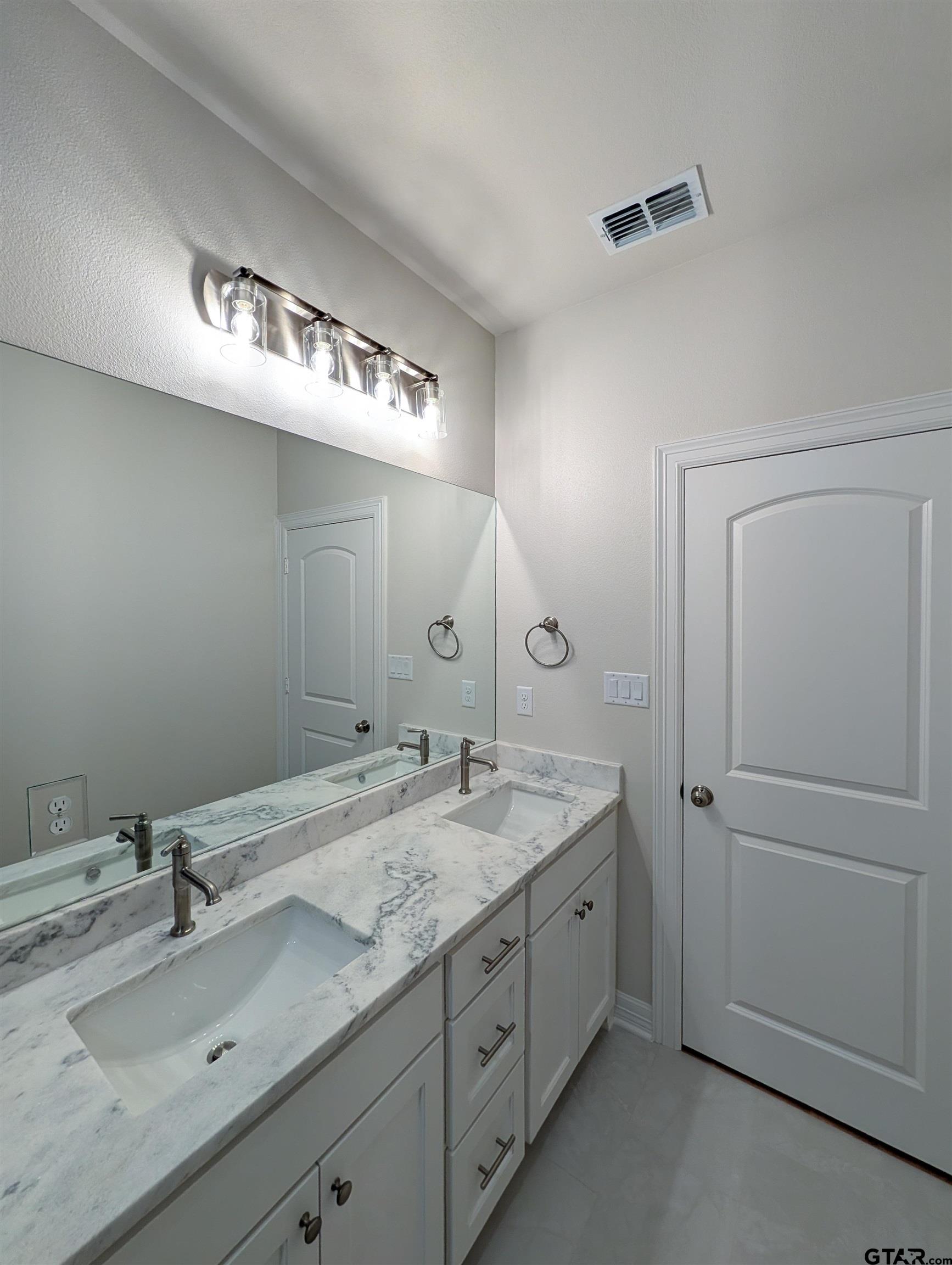 12124 Pinecrest Drive
