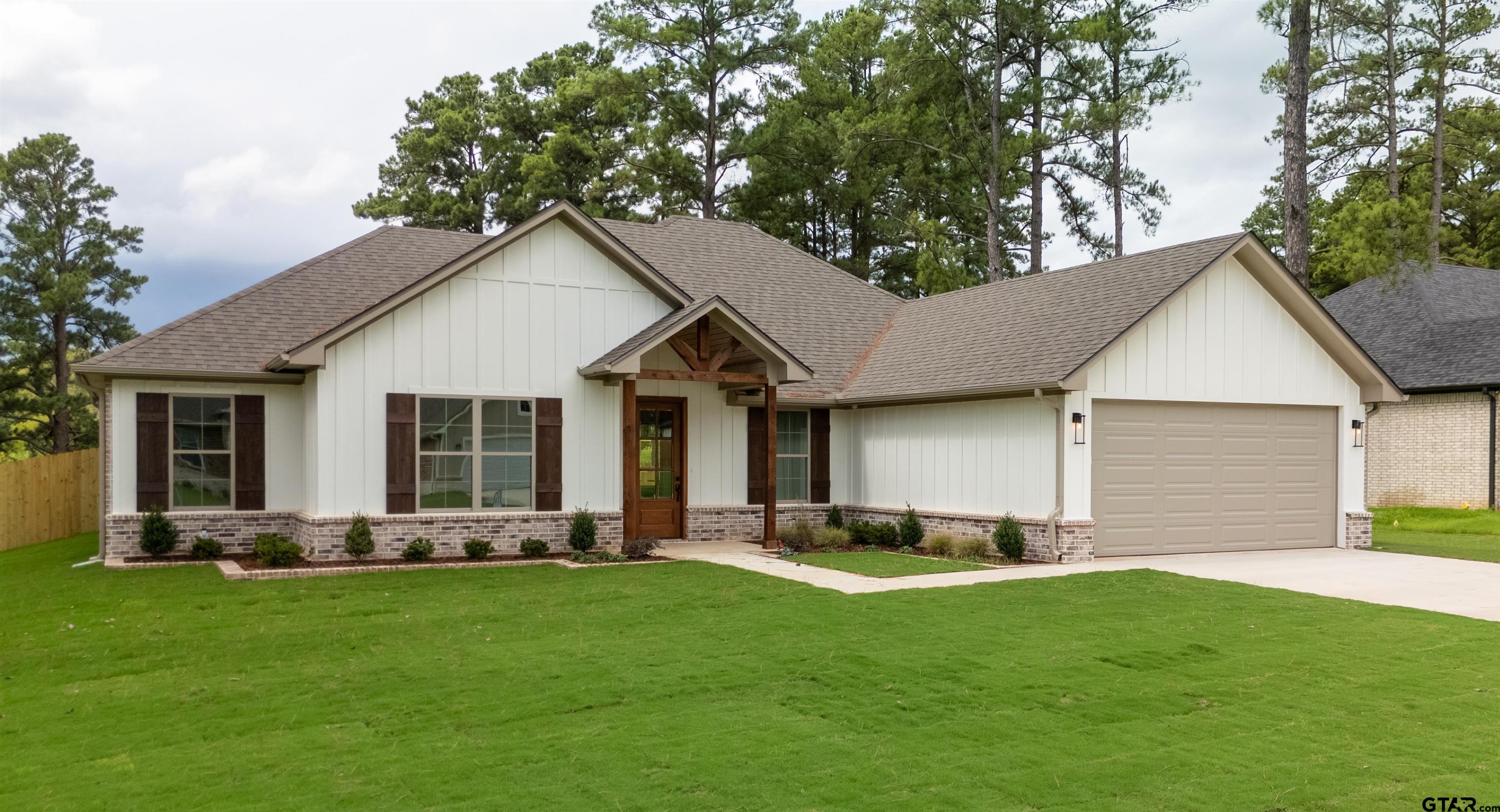 12124 Pinecrest Drive