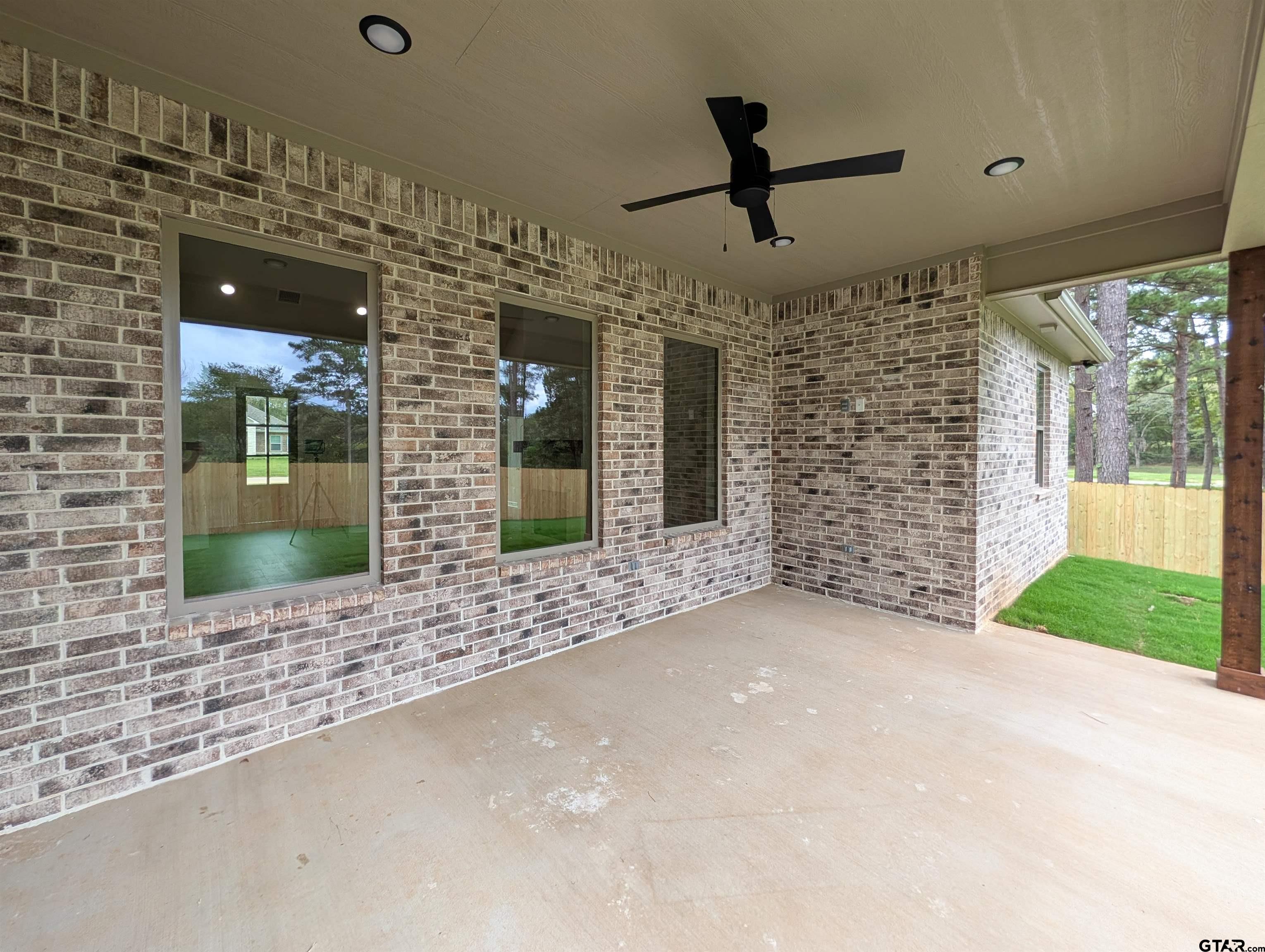 12124 Pinecrest Drive