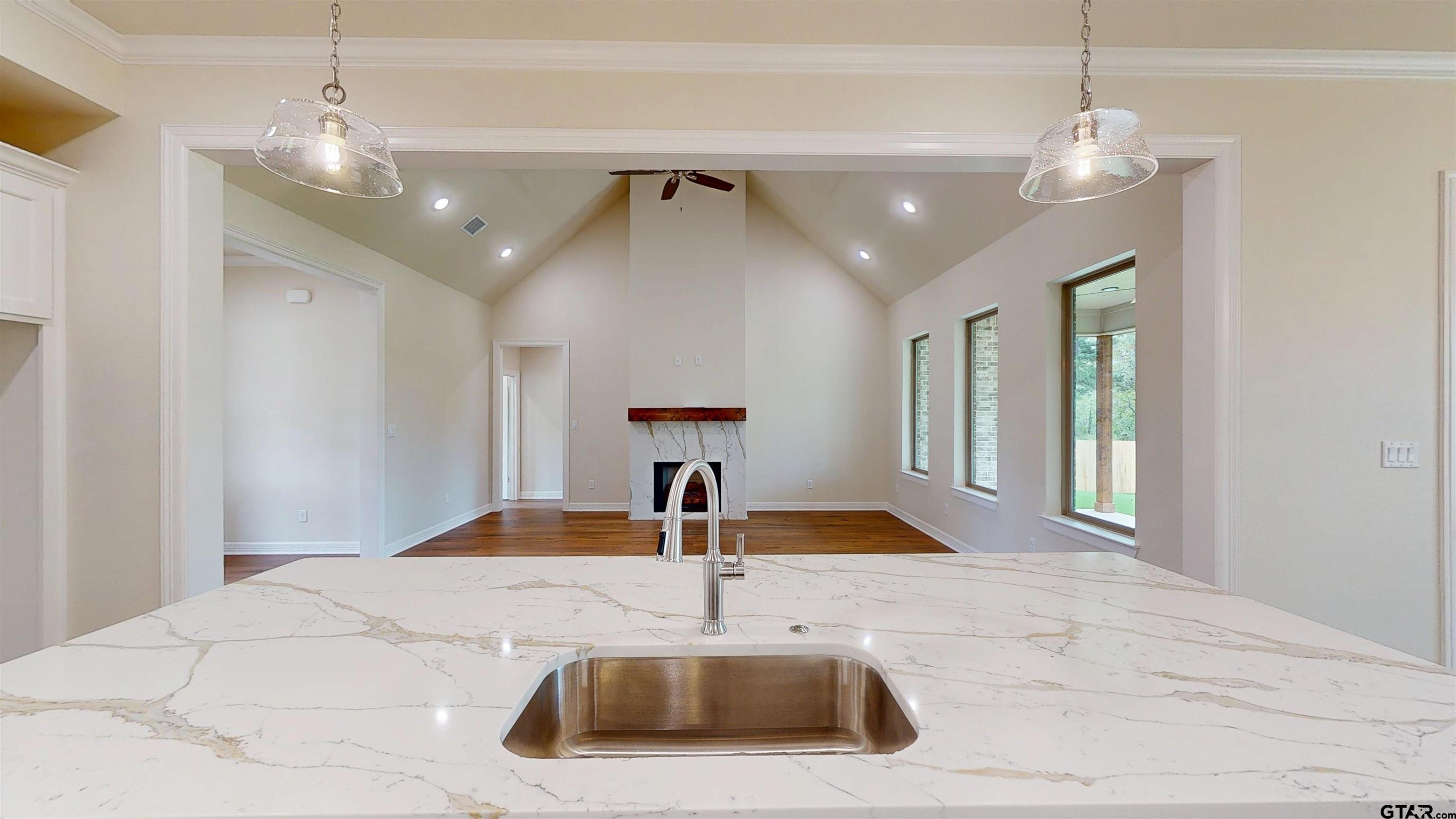 12124 Pinecrest Drive
