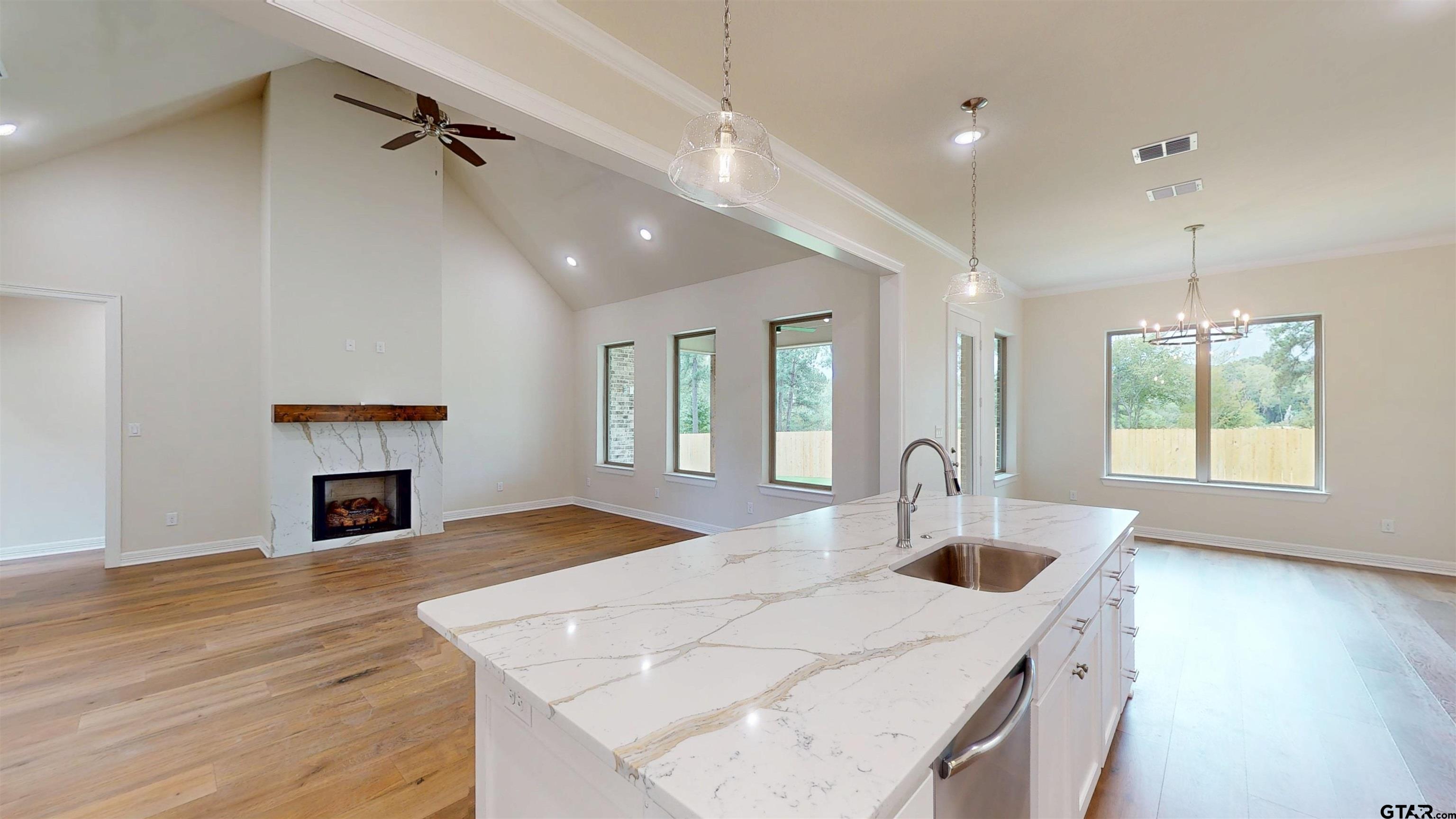 12124 Pinecrest Drive