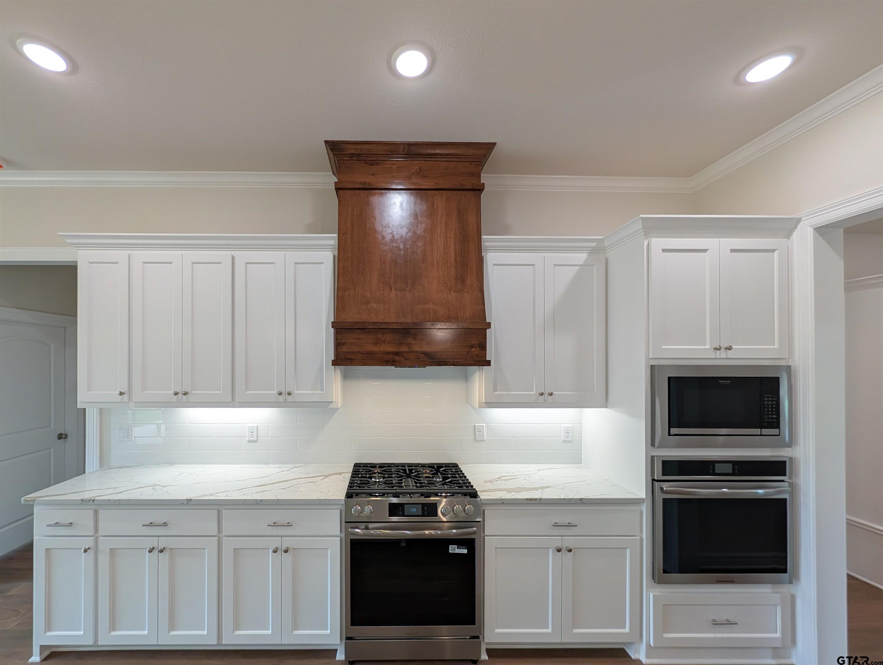 12124 Pinecrest Drive