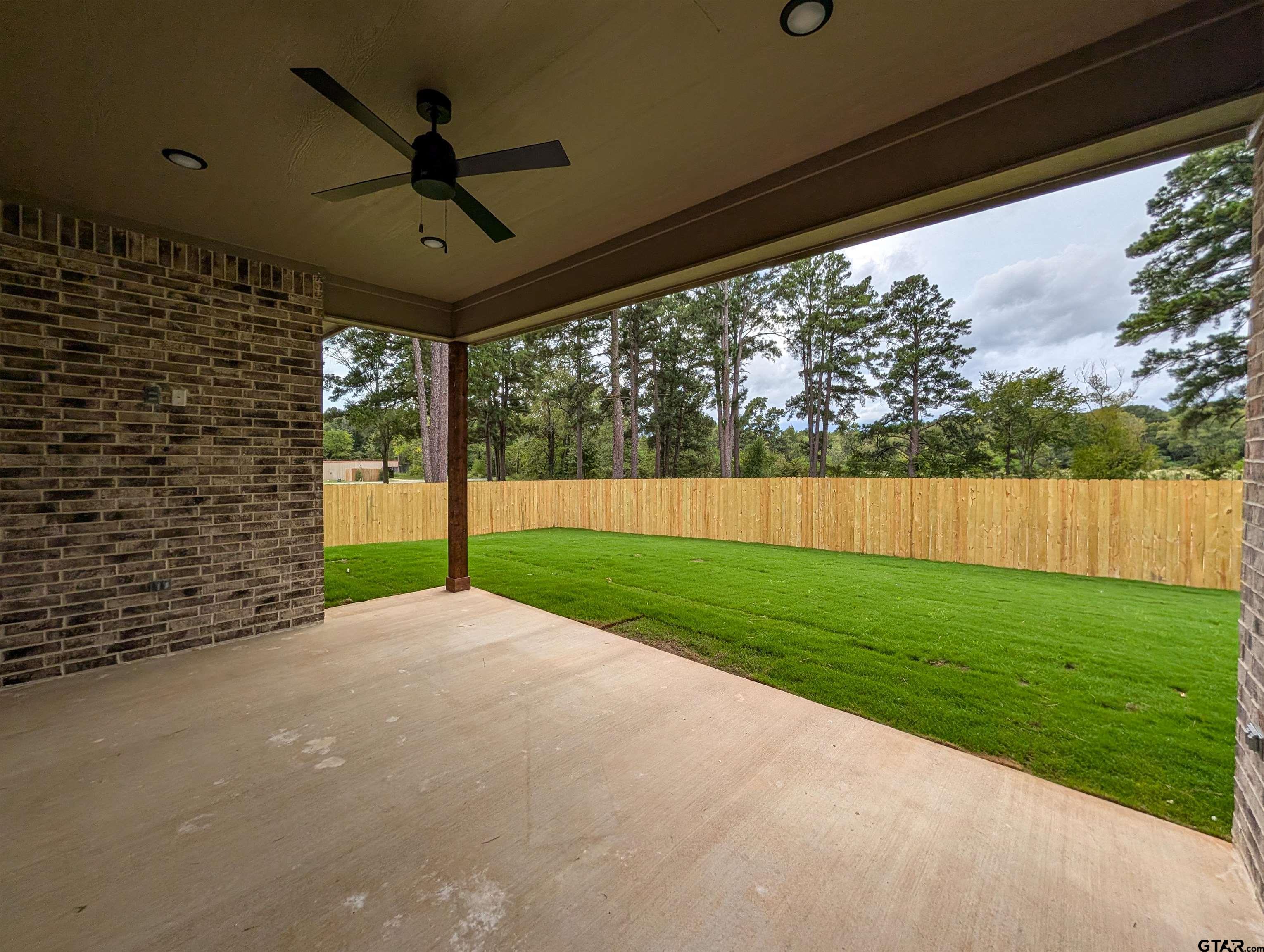 12124 Pinecrest Drive