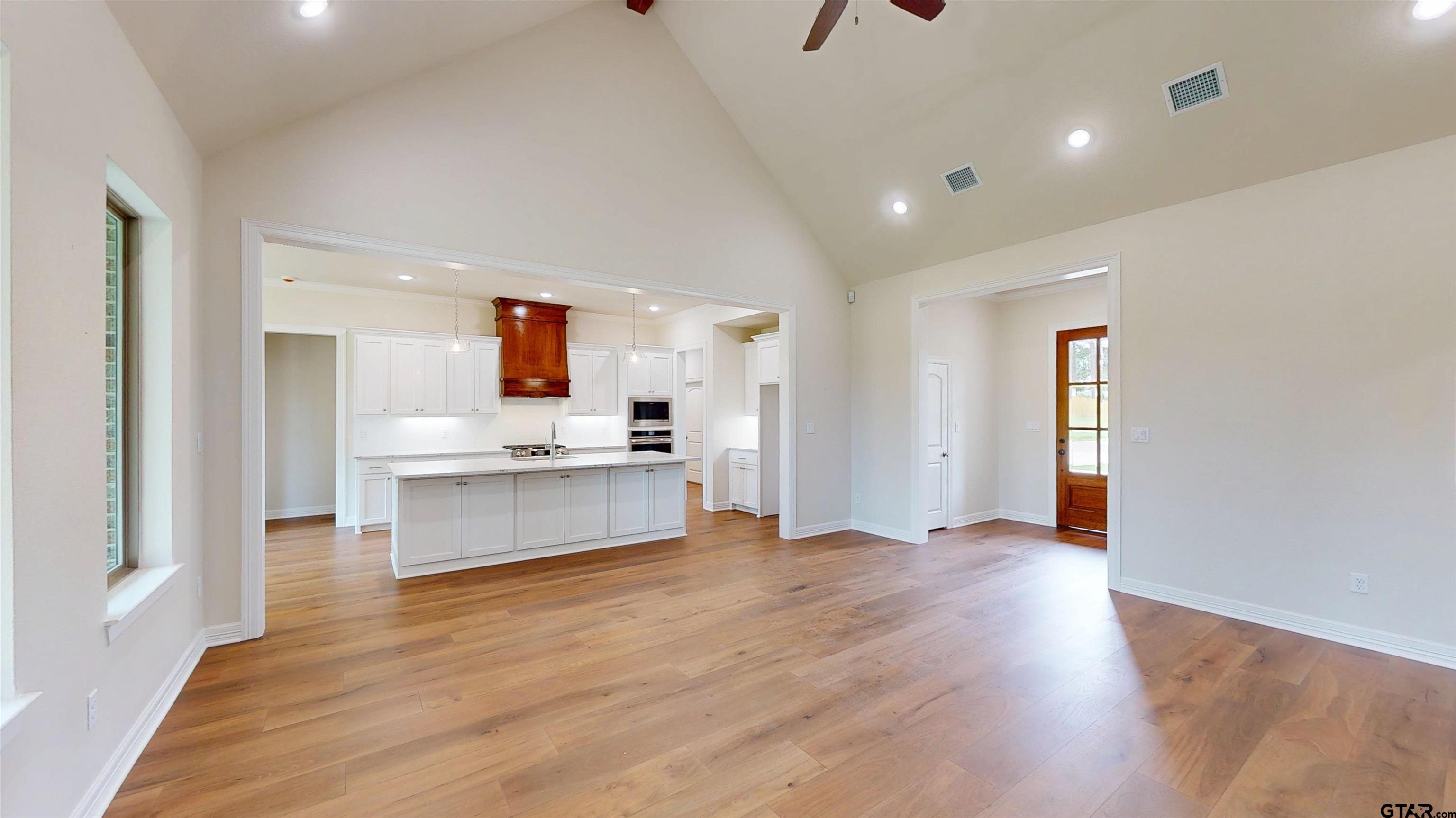 12124 Pinecrest Drive