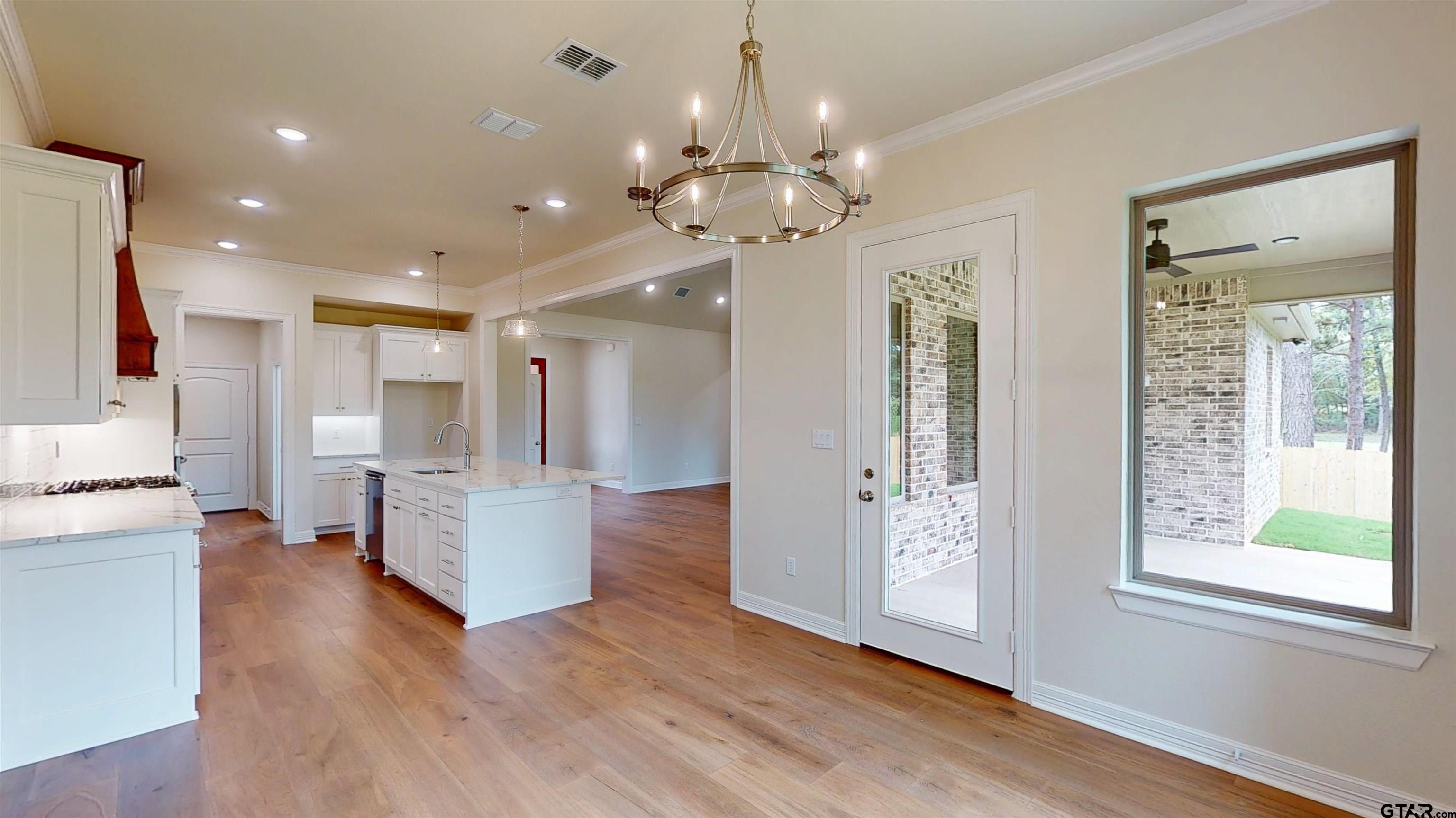 12124 Pinecrest Drive