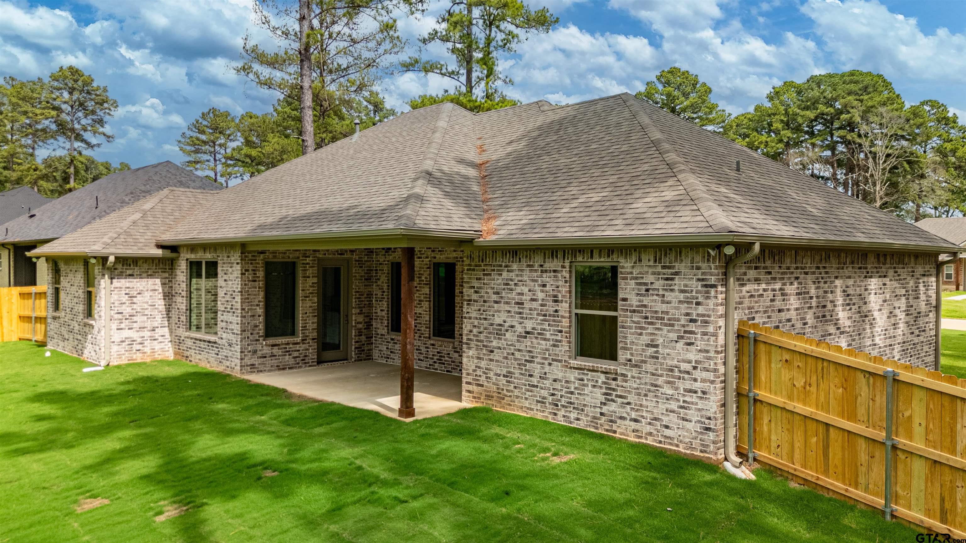 12124 Pinecrest Drive