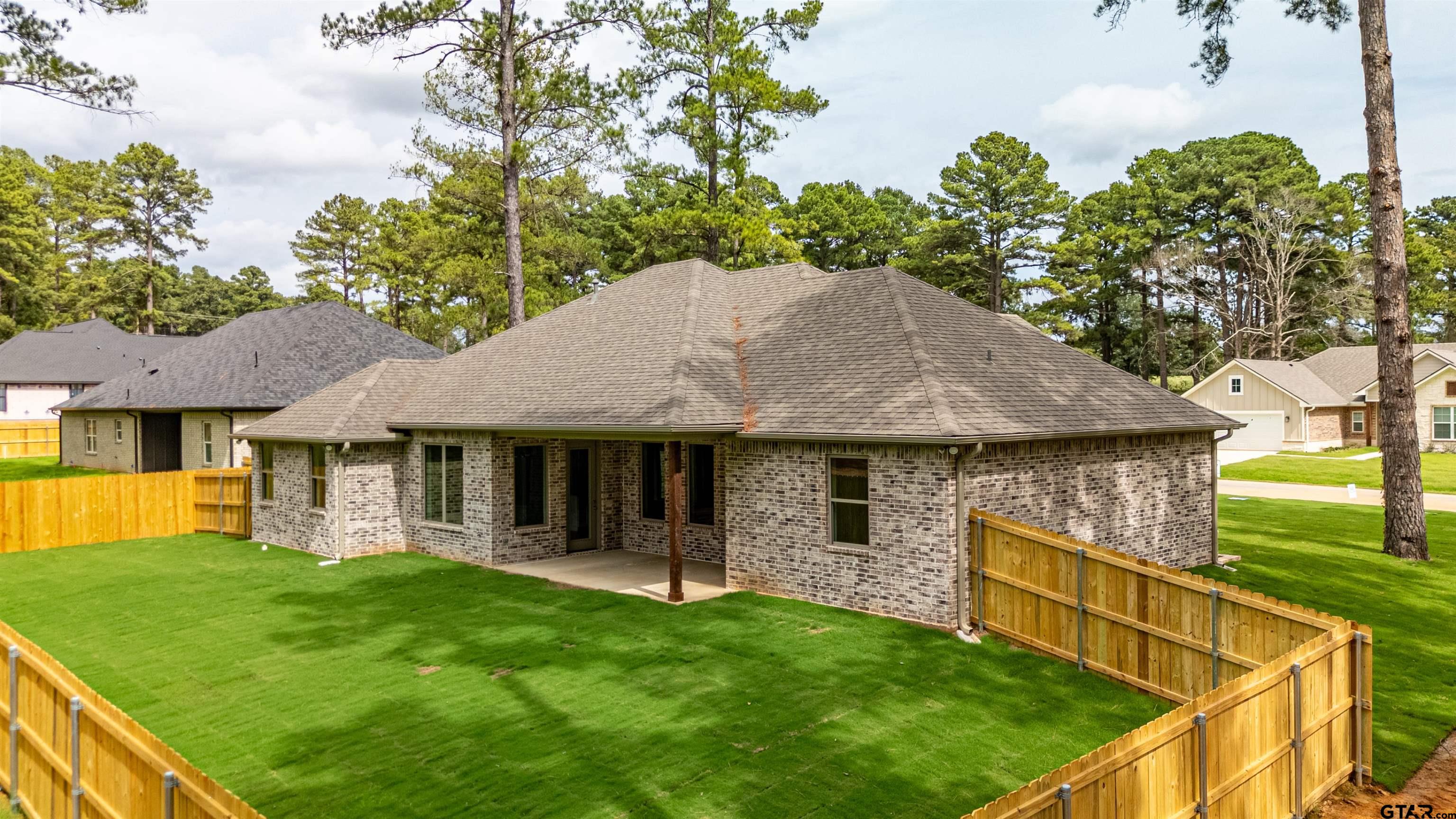 12124 Pinecrest Drive