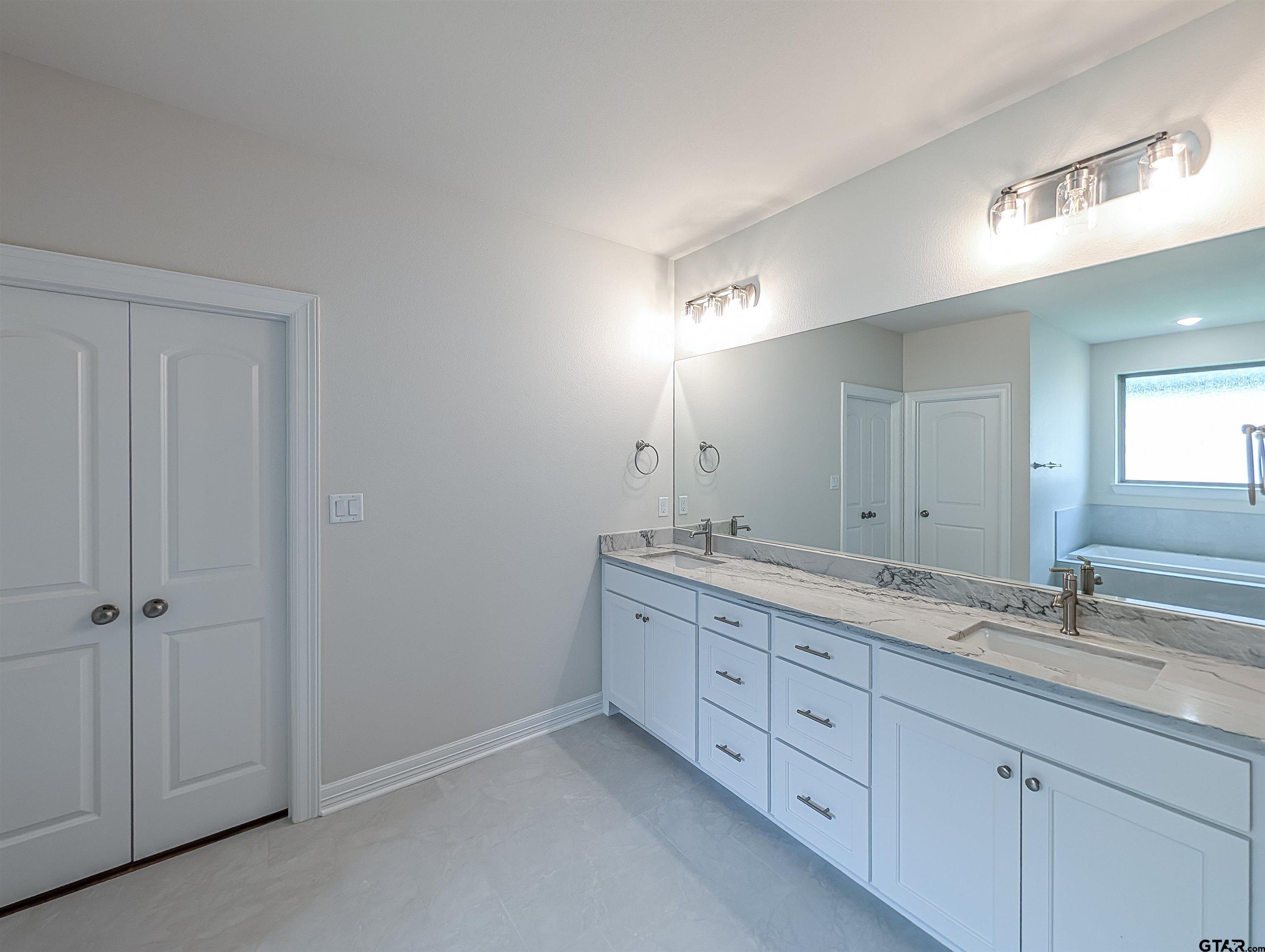 12124 Pinecrest Drive