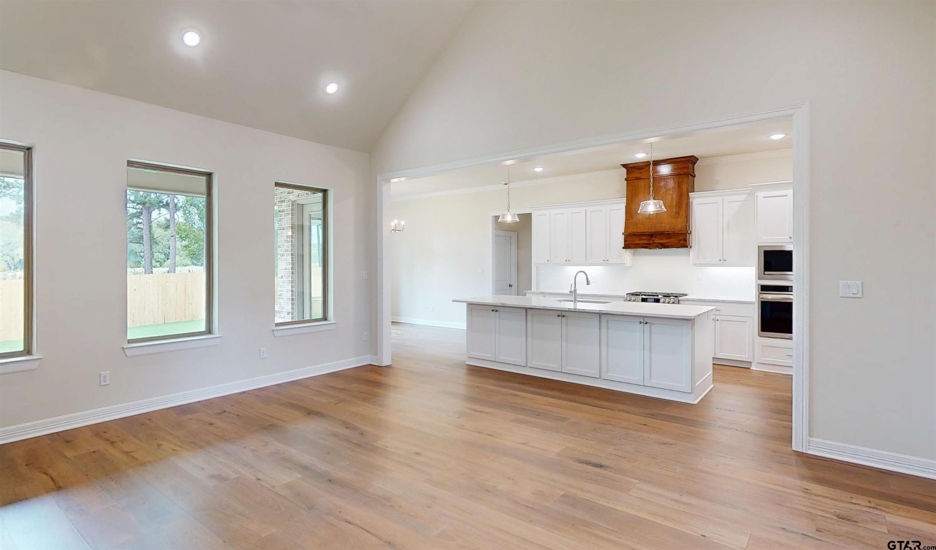 12124 Pinecrest Drive