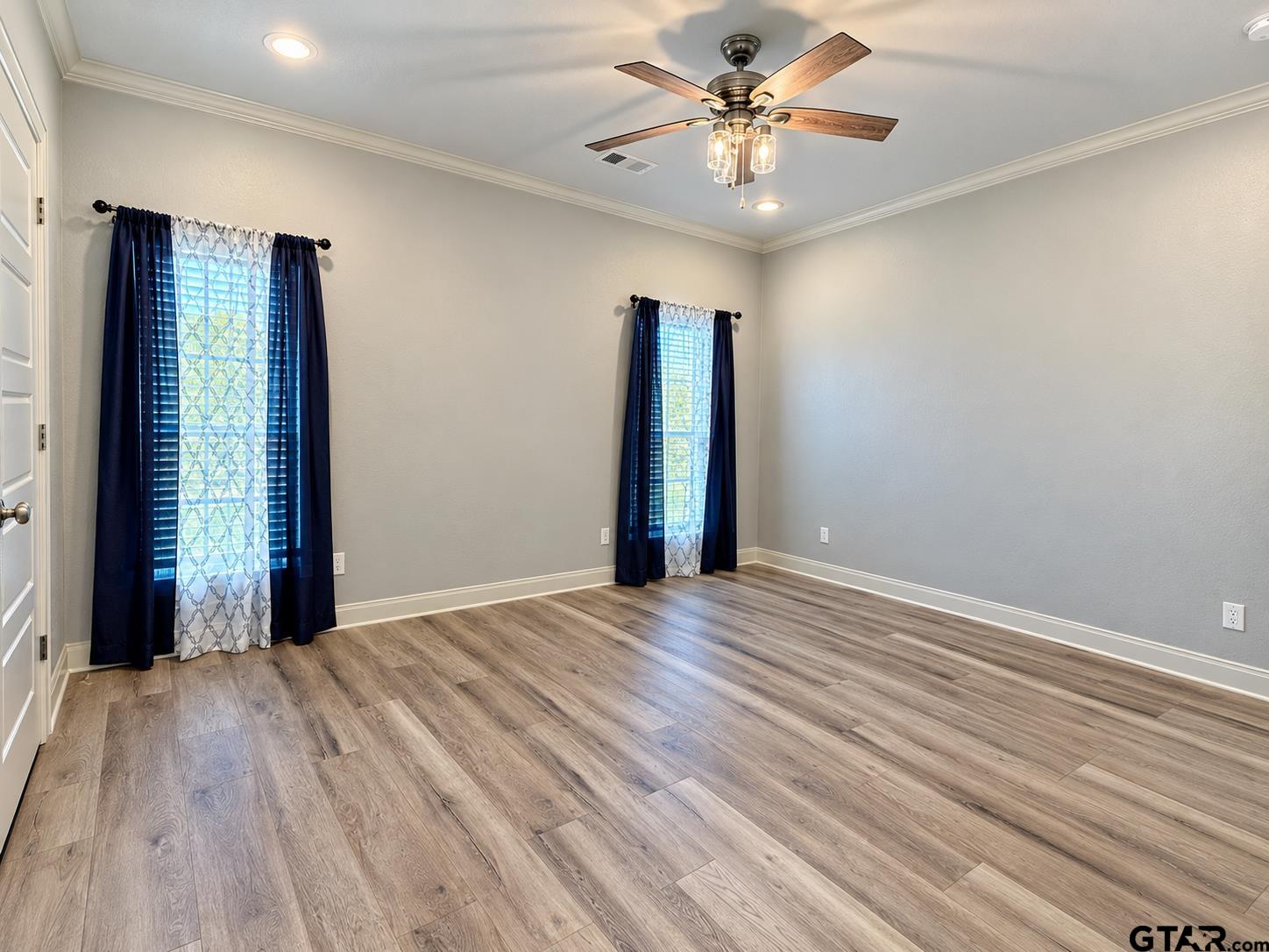 22548 Pine