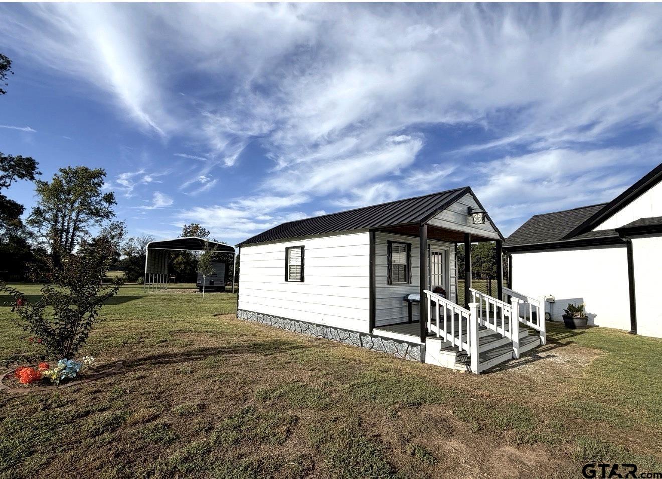 22548 Pine