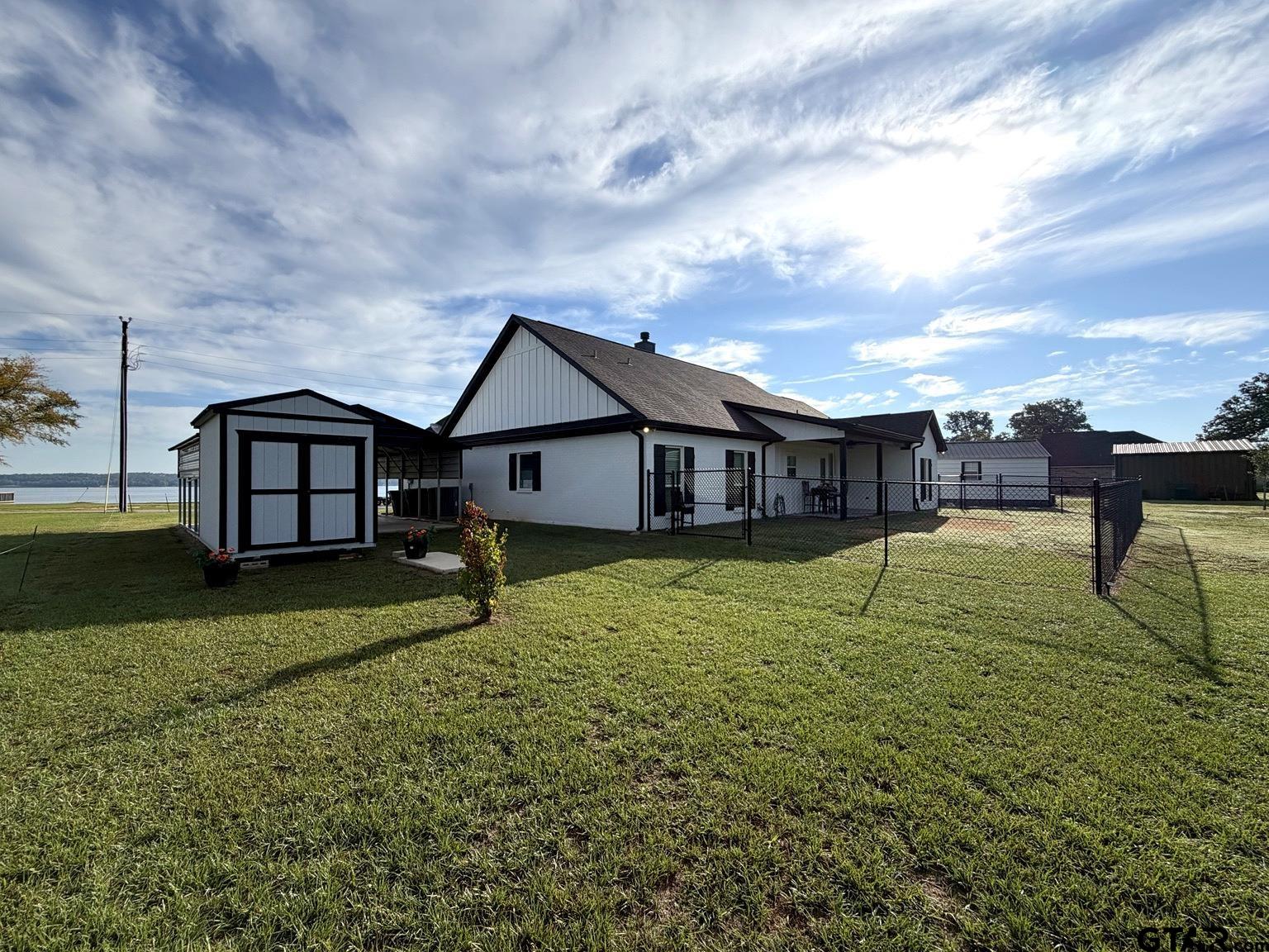 22548 Pine
