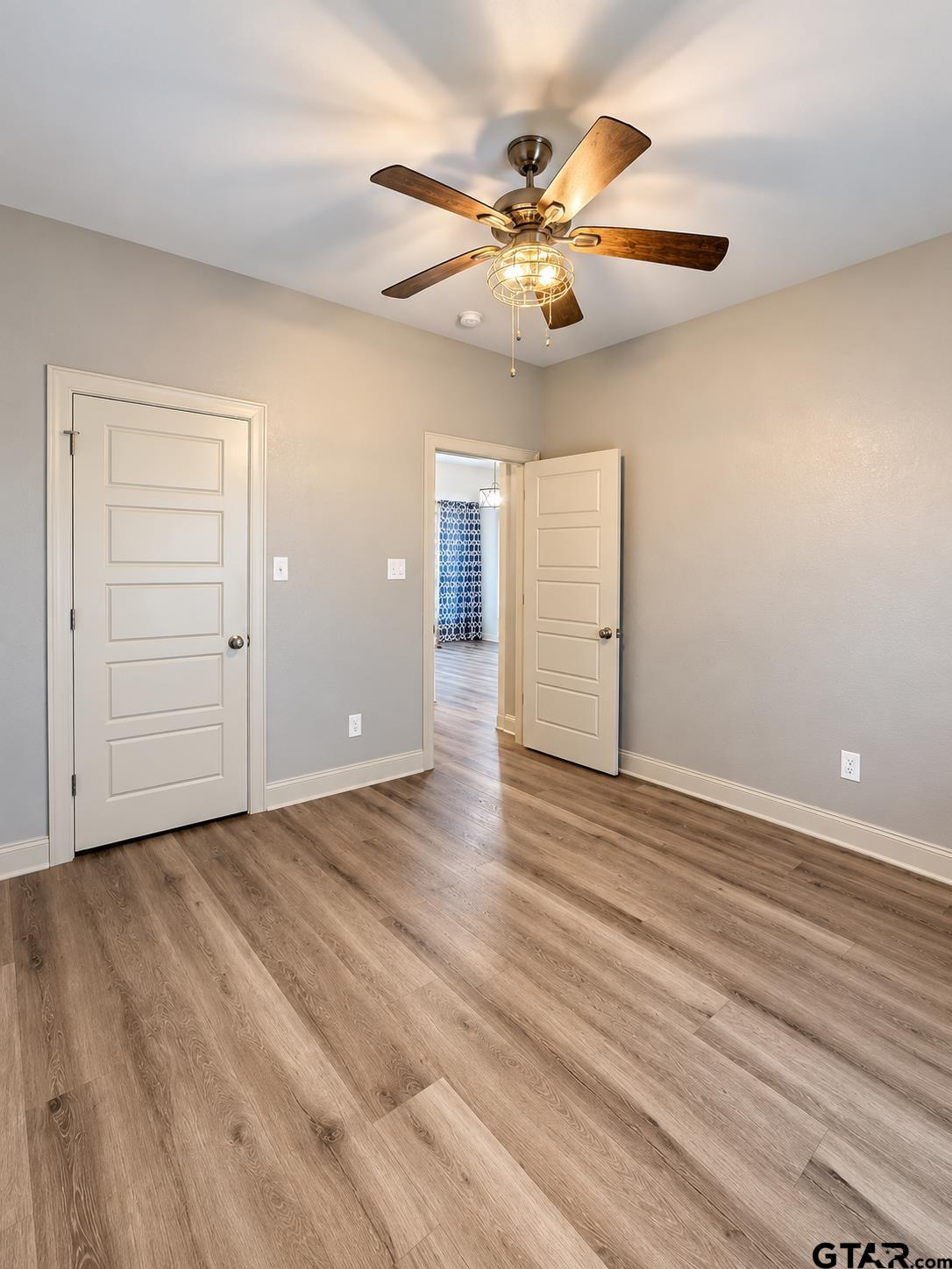 22548 Pine