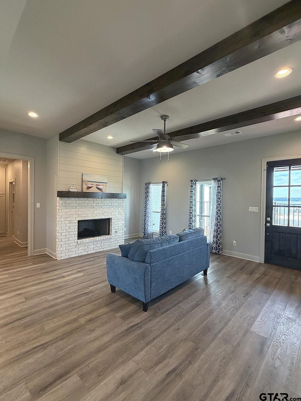 22548 Pine