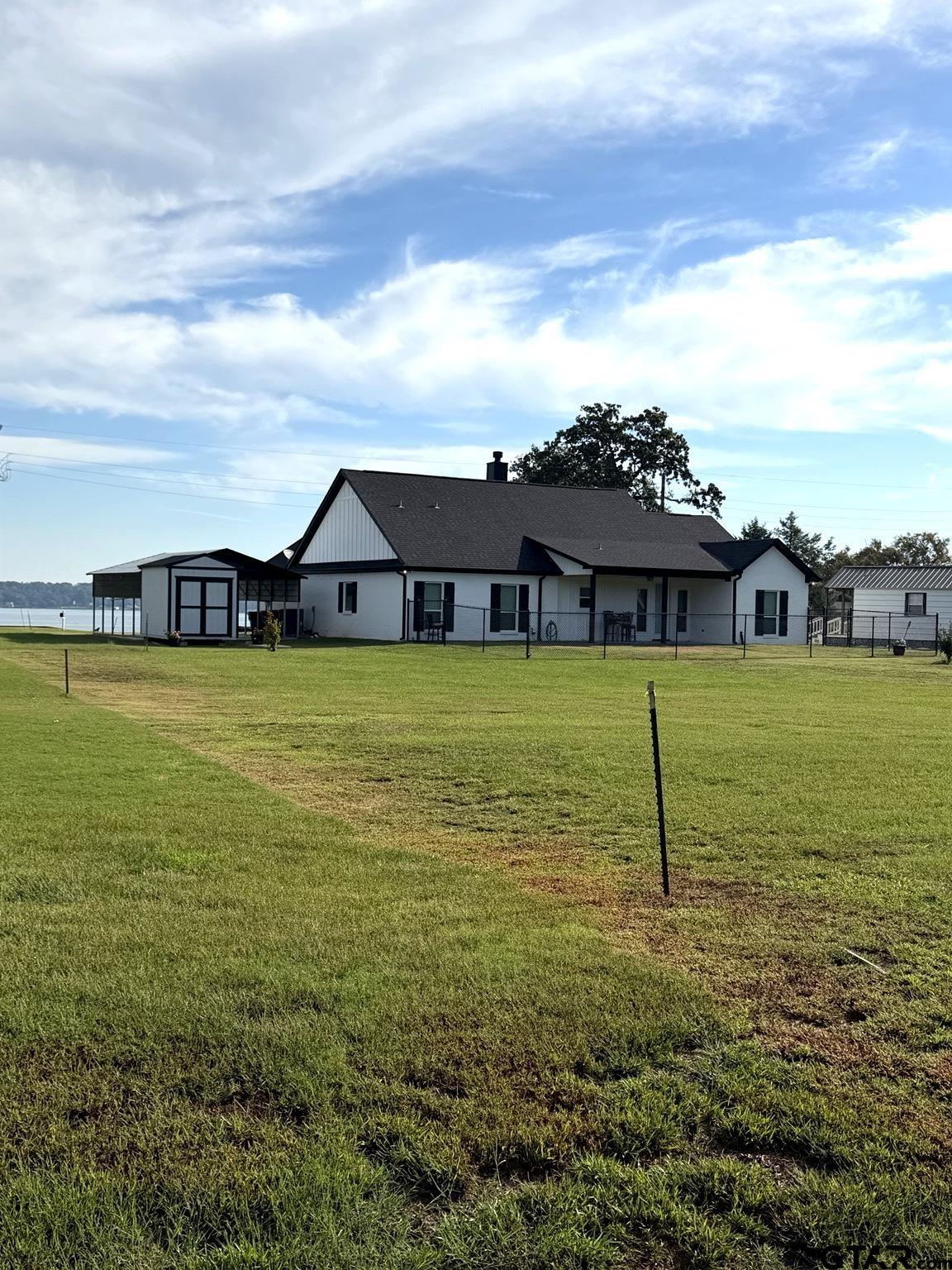 22548 Pine