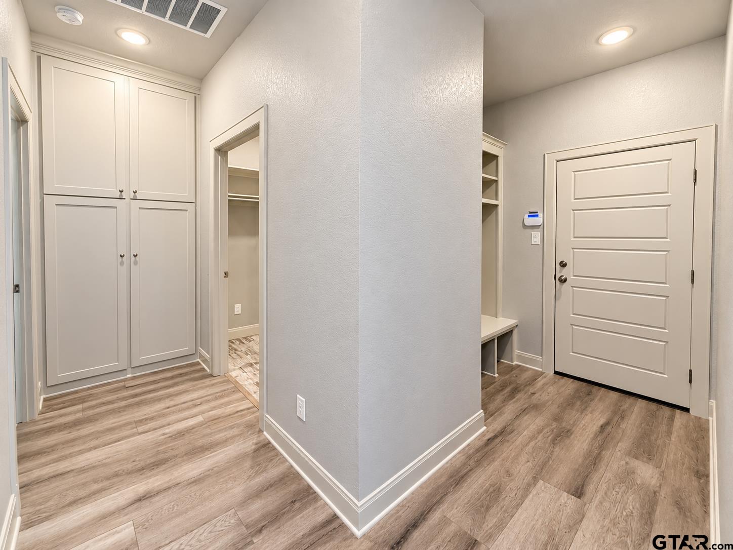 22548 Pine