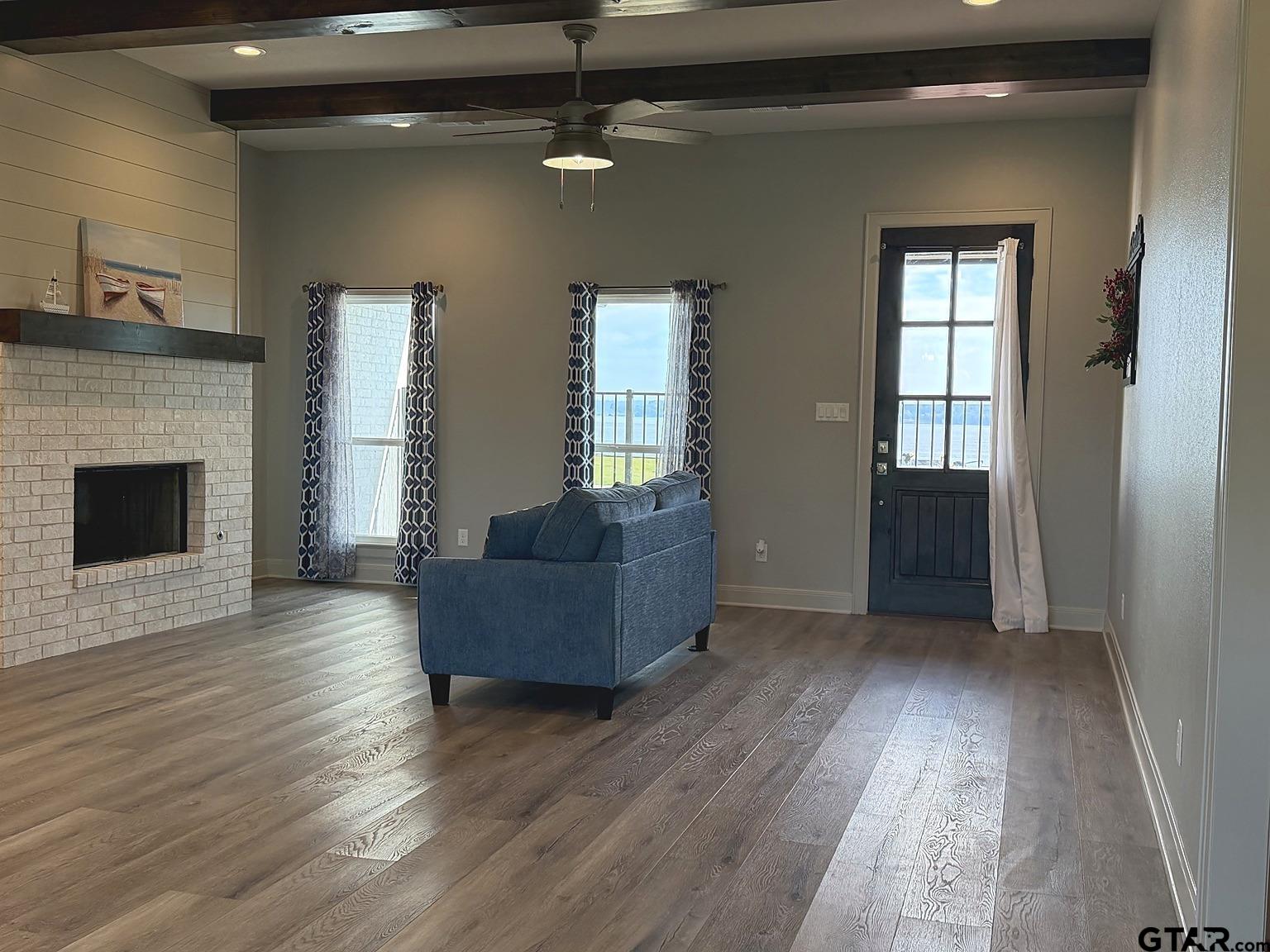 22548 Pine