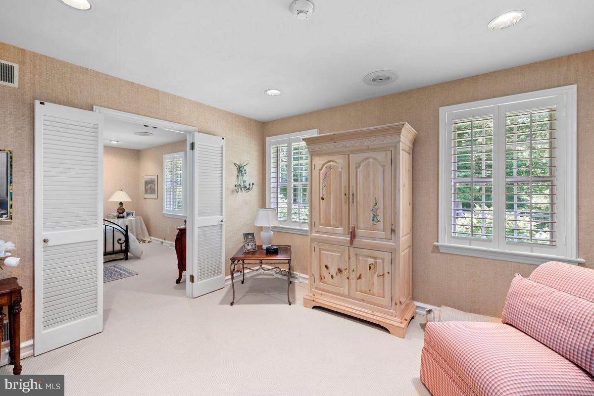 9 HUNT CLUB LANE