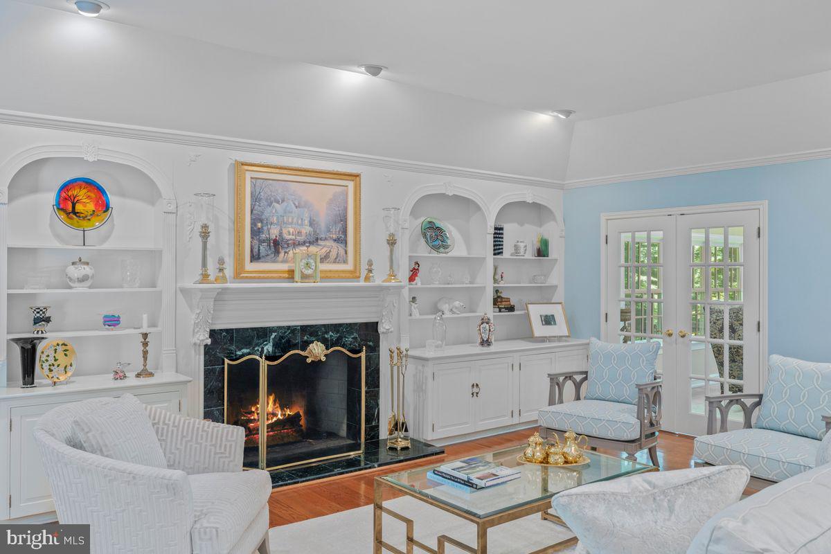 9 HUNT CLUB LANE