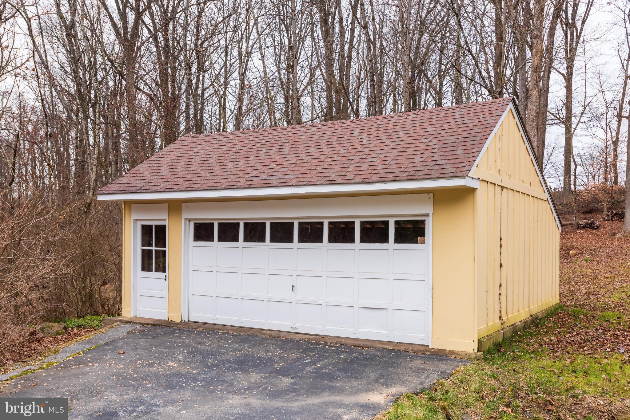 2035 Twinbrook Rd