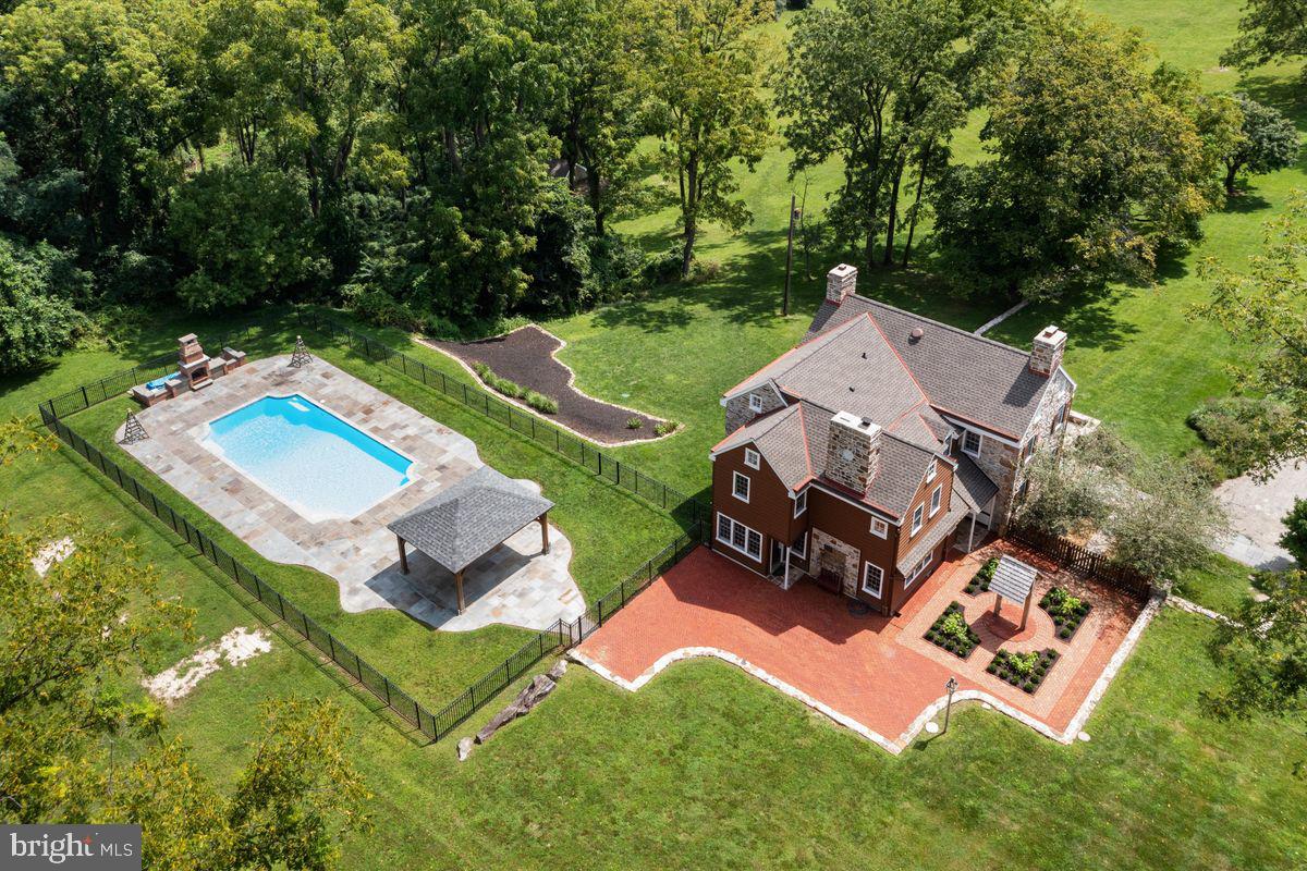 965 Seven Oaks Rd