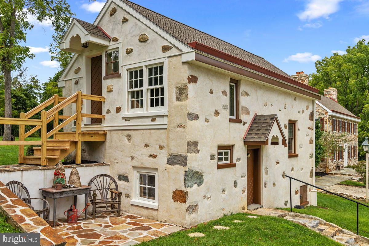 965 Seven Oaks Rd