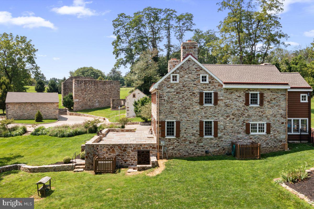 965 Seven Oaks Rd