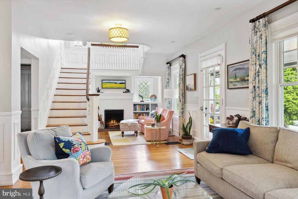 206 Lansdowne Ave