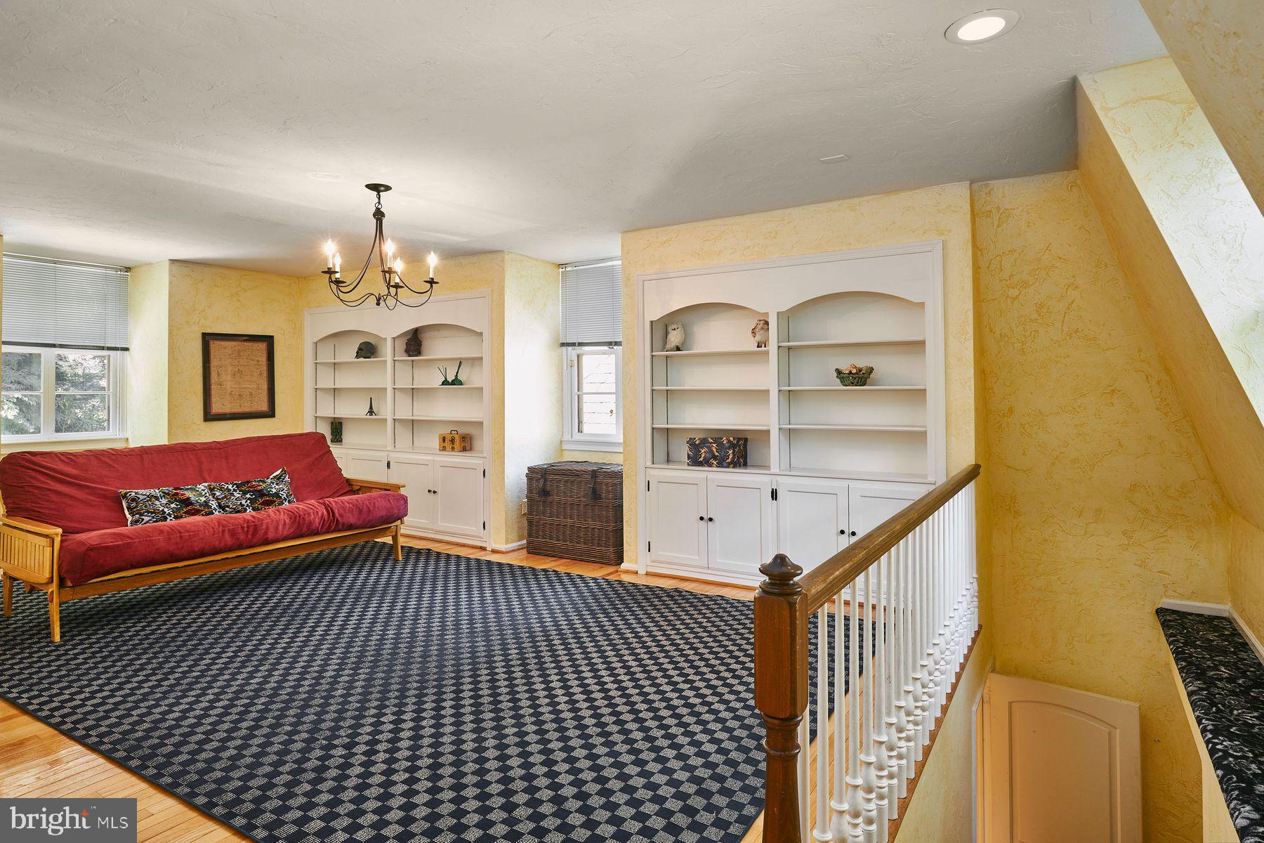 342 Grays Ln