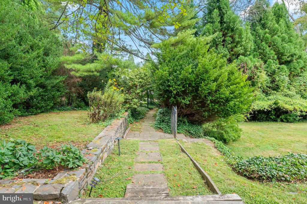 829 BLACK ROCK ROAD
