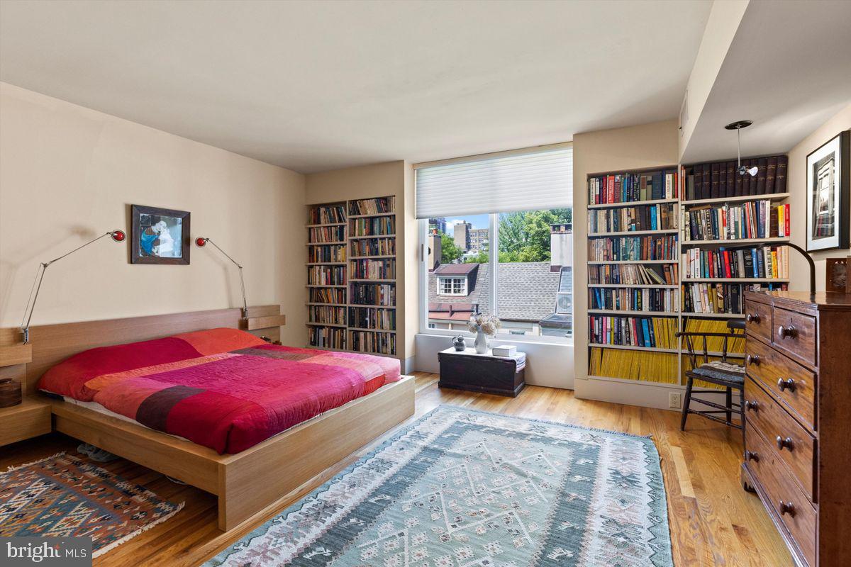 264 S 11TH STREET
