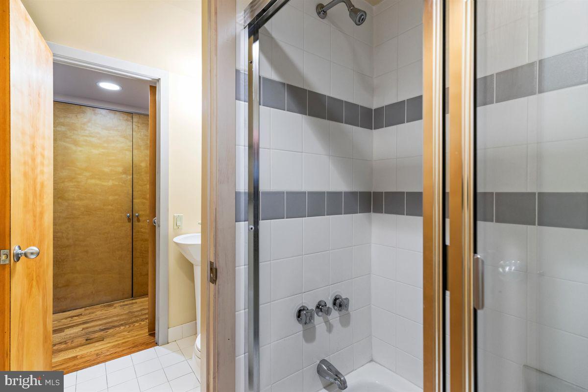 264 S 11TH STREET