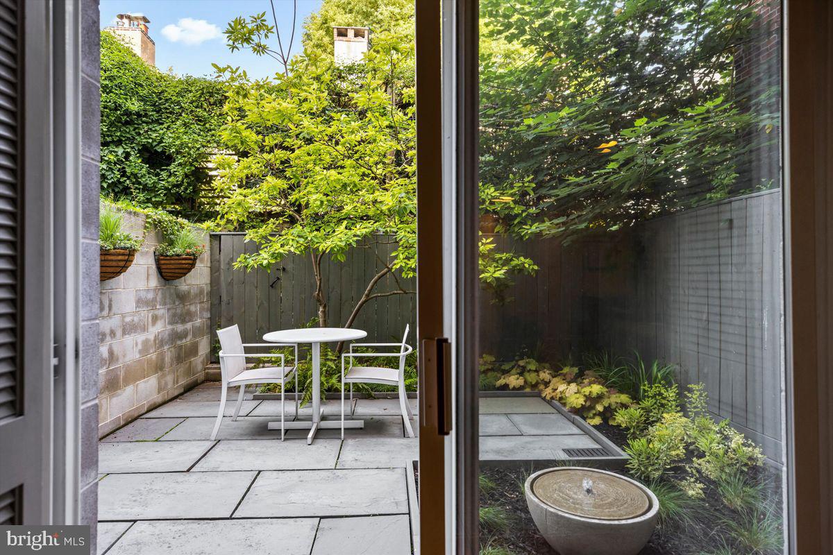 264 S 11TH STREET