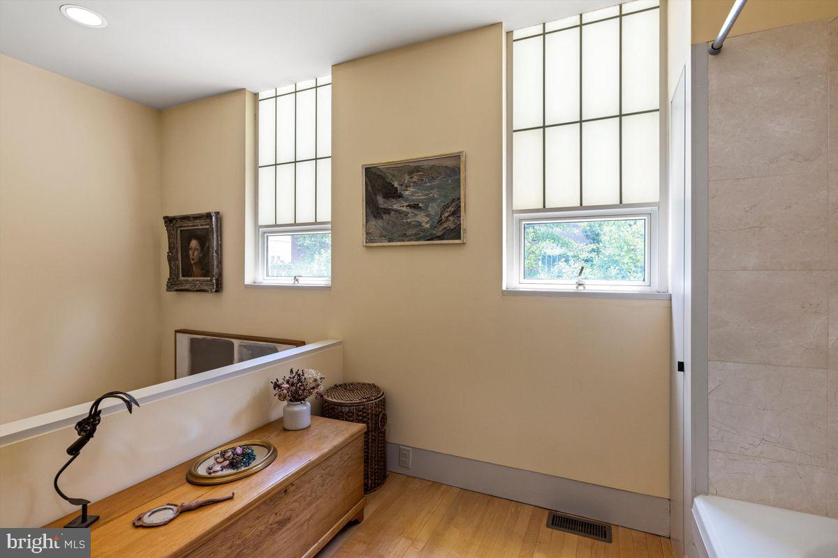 264 S 11TH STREET