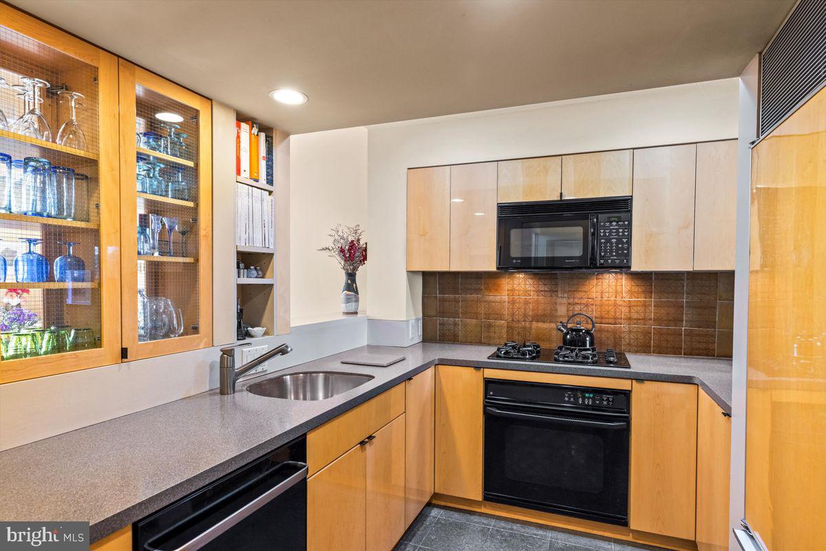 264 S 11TH STREET