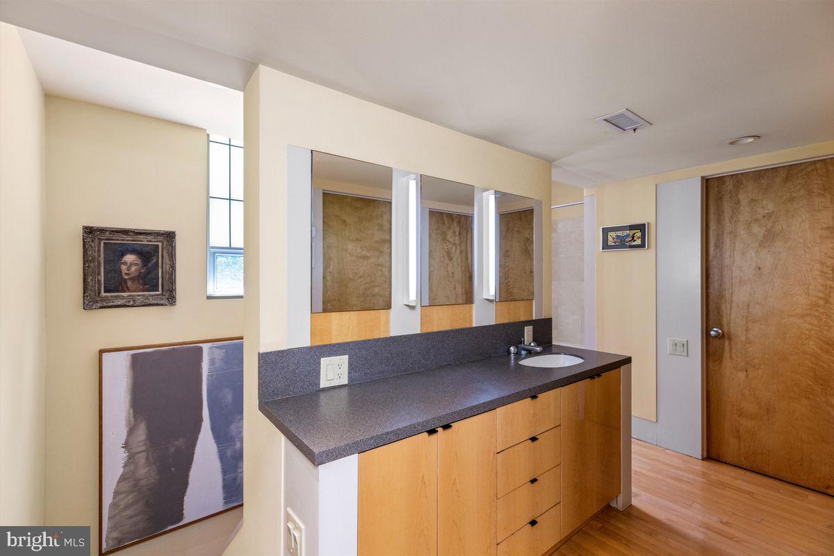 264 S 11TH STREET
