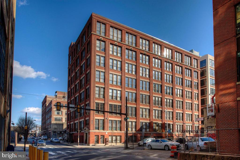 1238 Callowhill St #809