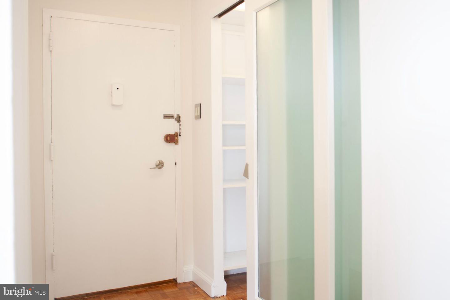 224-30 W Rittenhouse Sq #1911