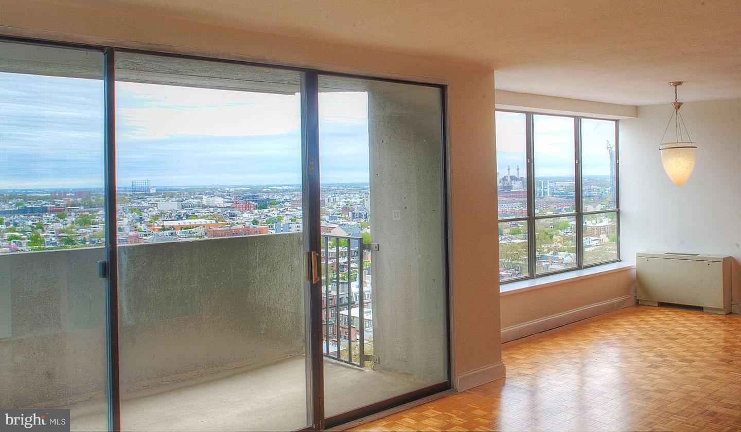 224-30 W Rittenhouse Sq #1911