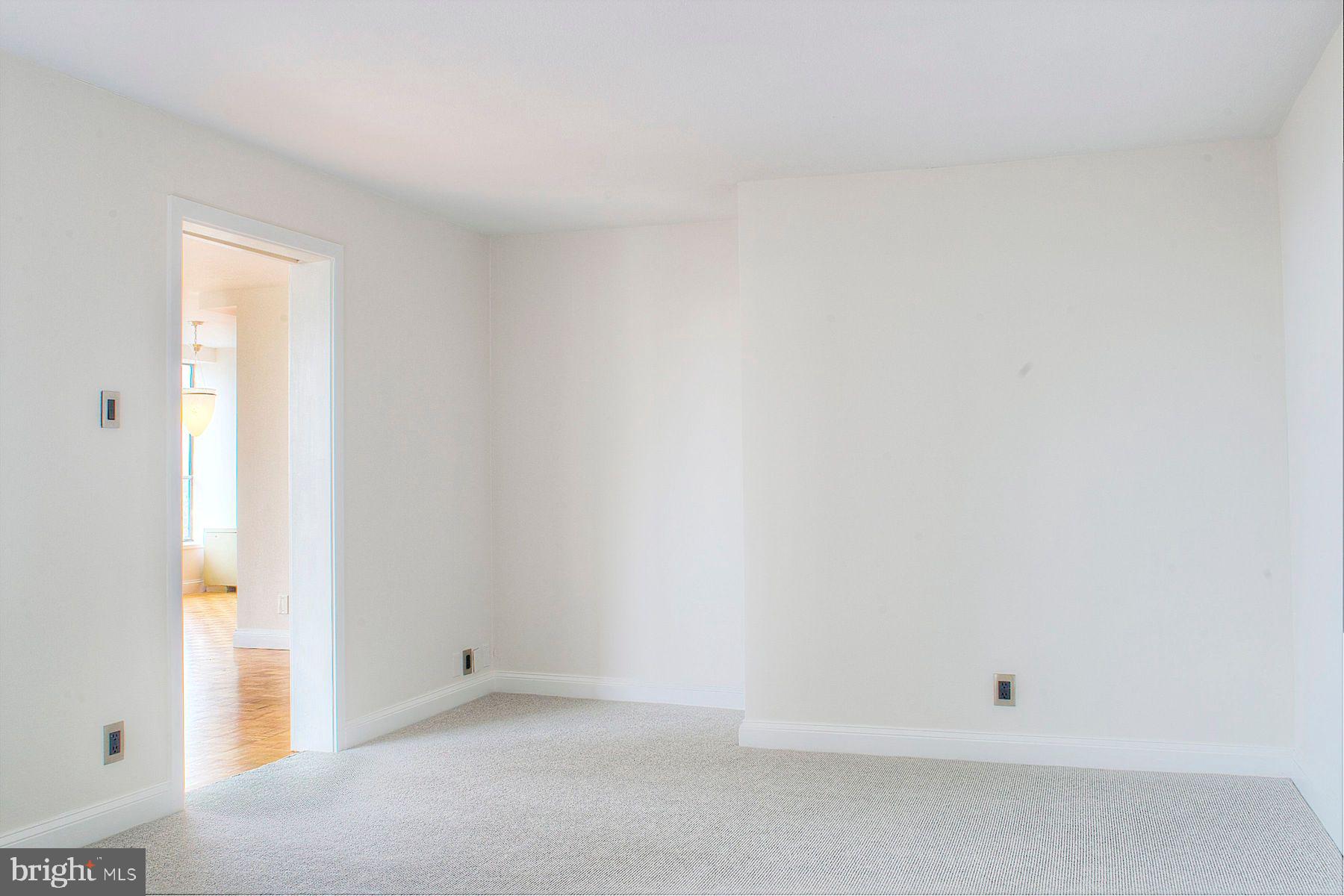 224-30 W Rittenhouse Sq #1911