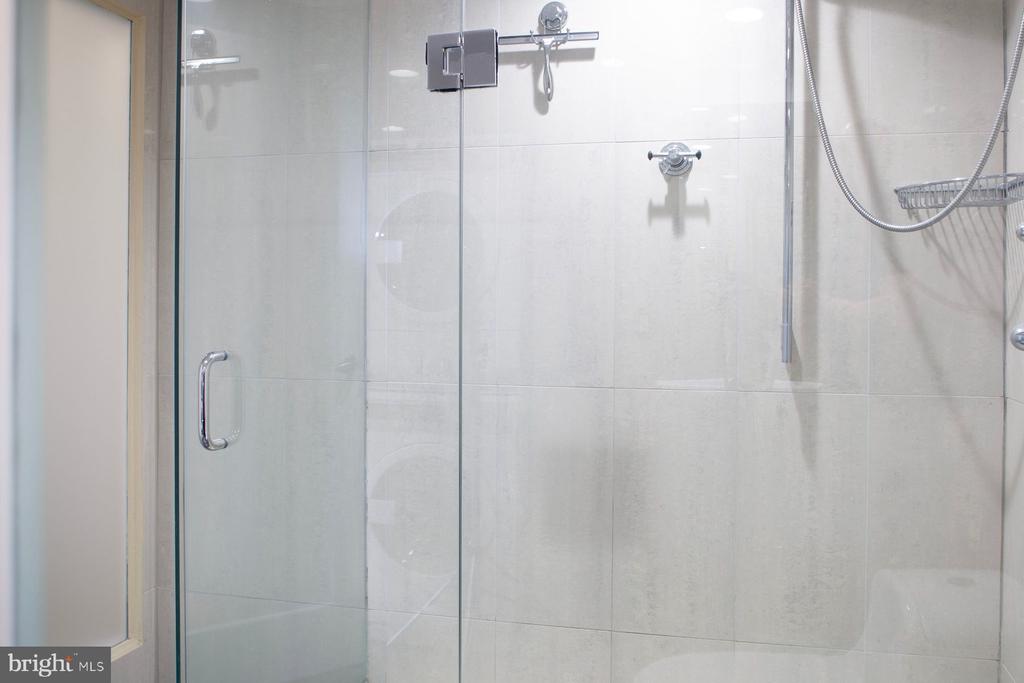 224-30 W Rittenhouse Sq #1911