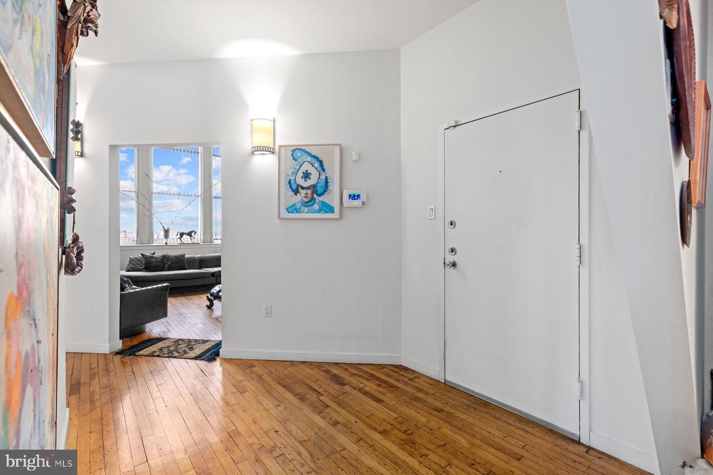 1238 Callowhill St #801, 810