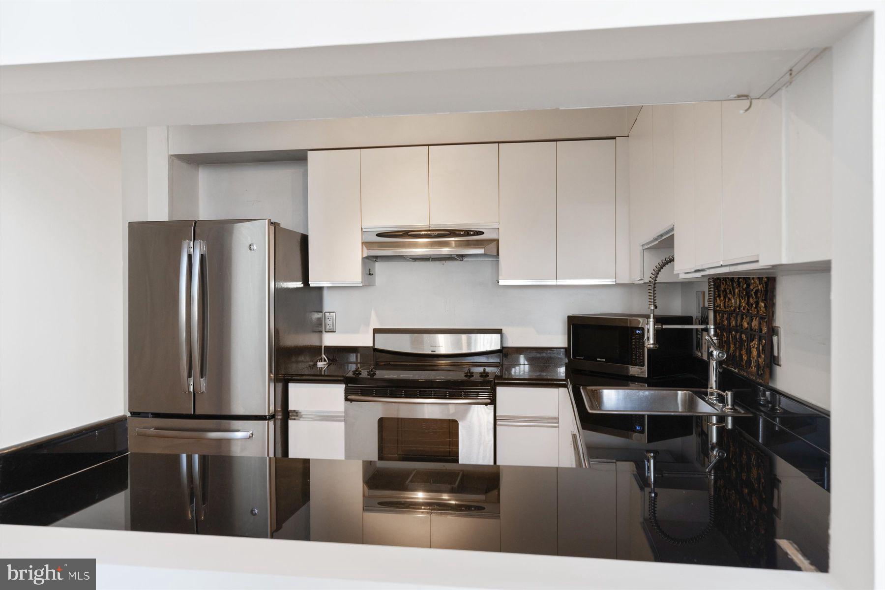 1238 Callowhill St #801, 810