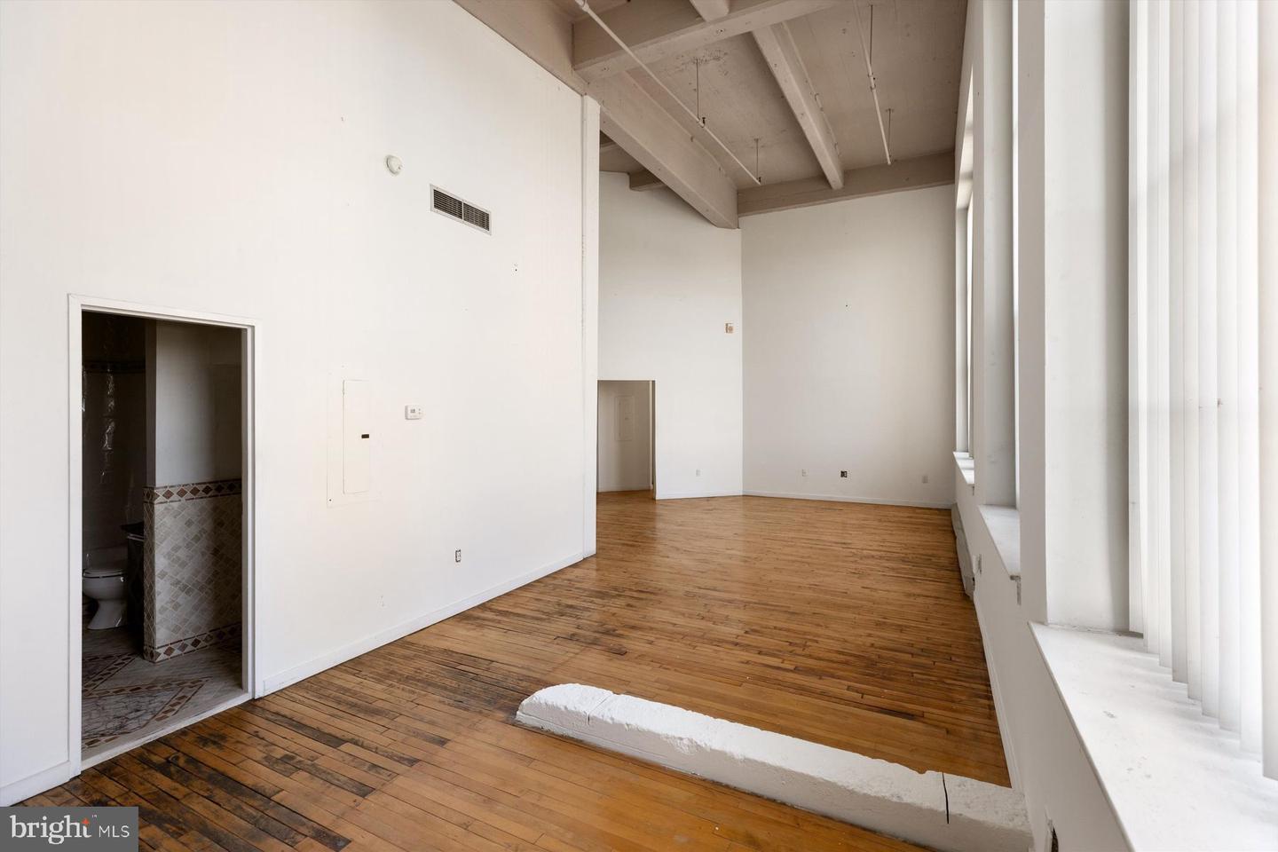 1238 Callowhill St #801, 810