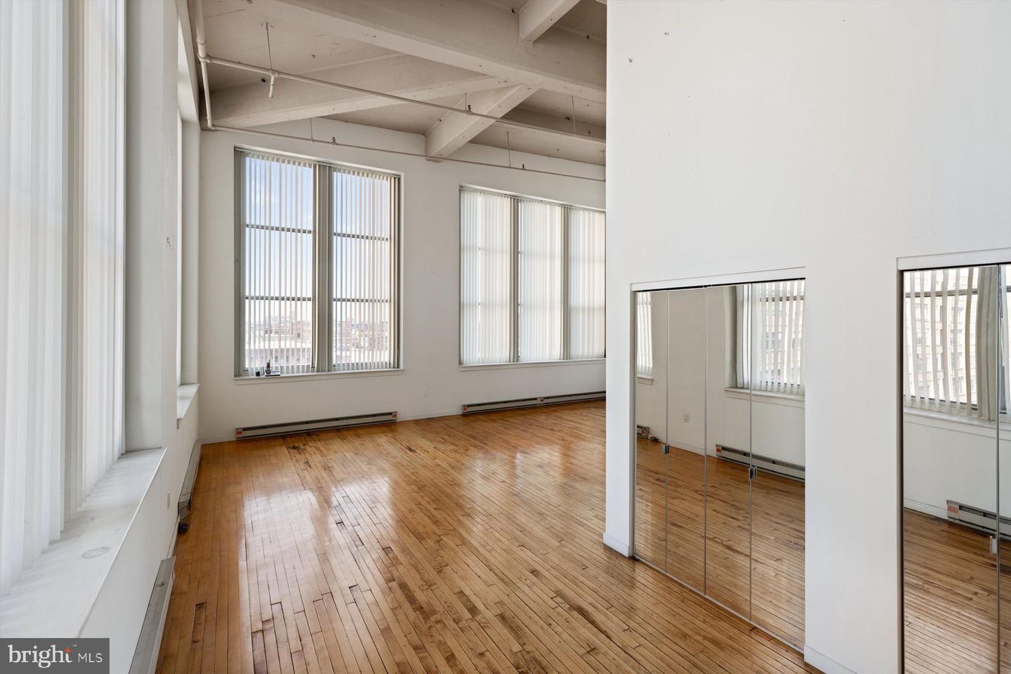 1238 Callowhill St #801, 810