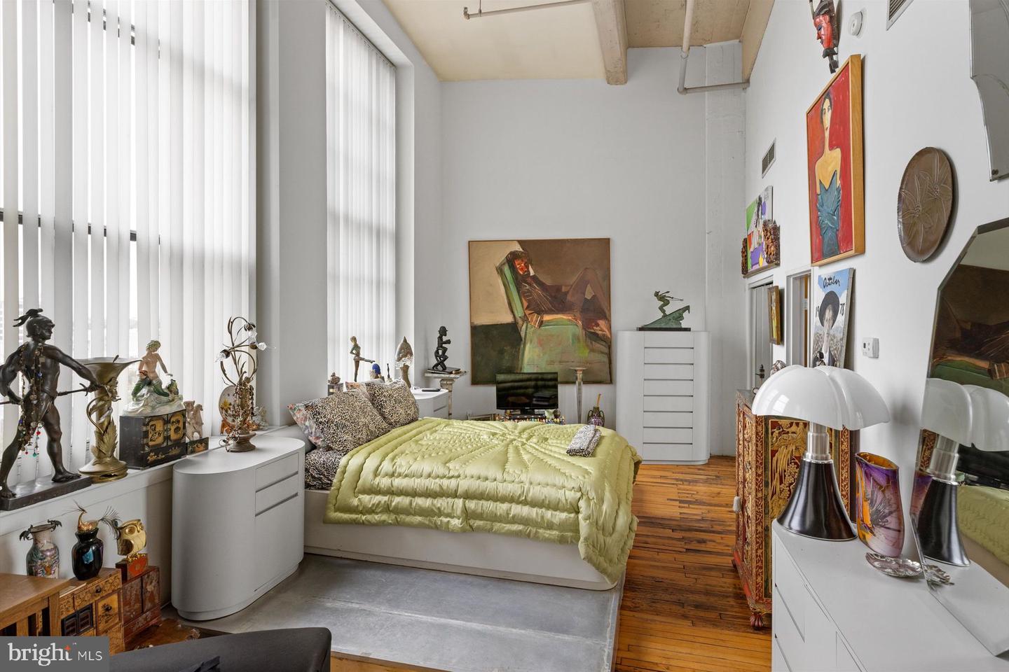 1238 Callowhill St #801, 810