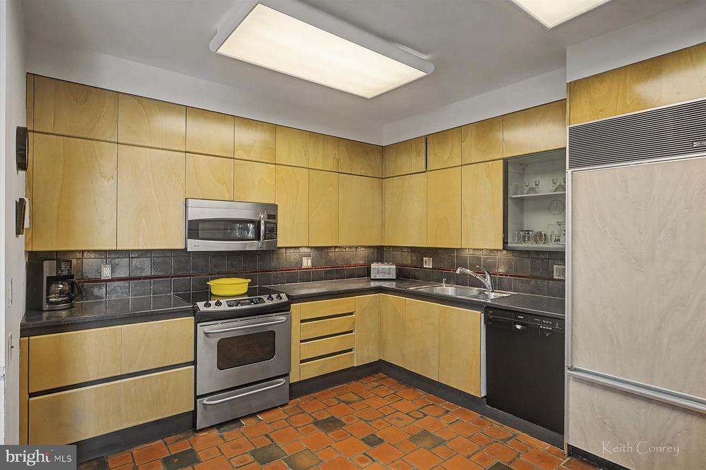 1800 RITTENHOUSE SQUARE 702