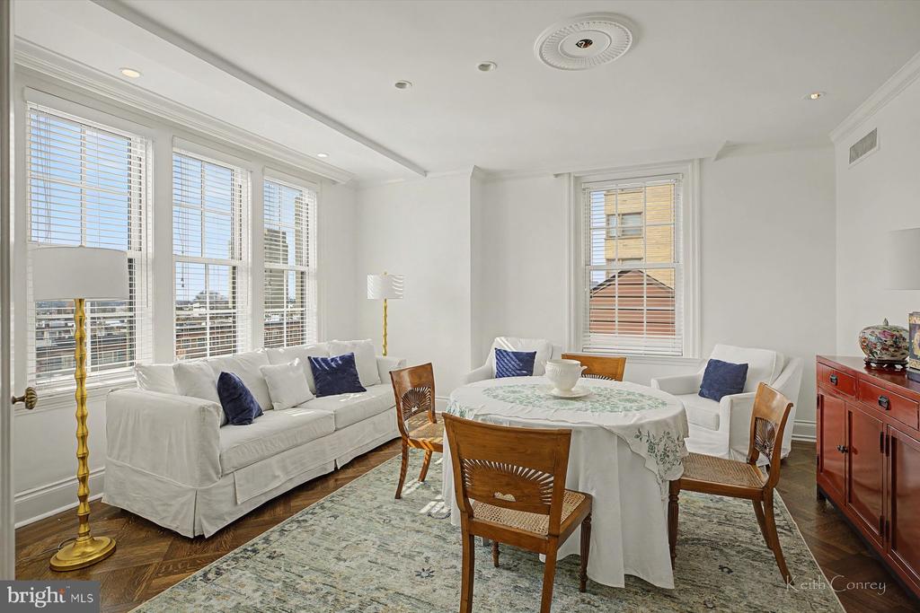 1800 RITTENHOUSE SQUARE 702