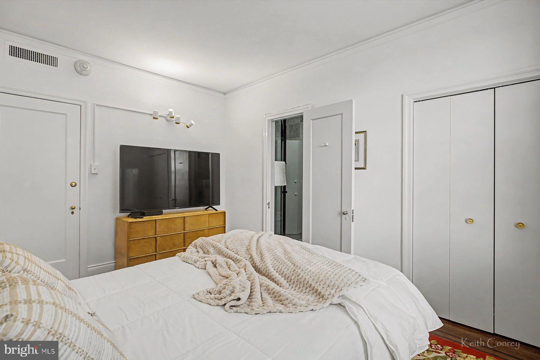 1800 RITTENHOUSE SQUARE 702