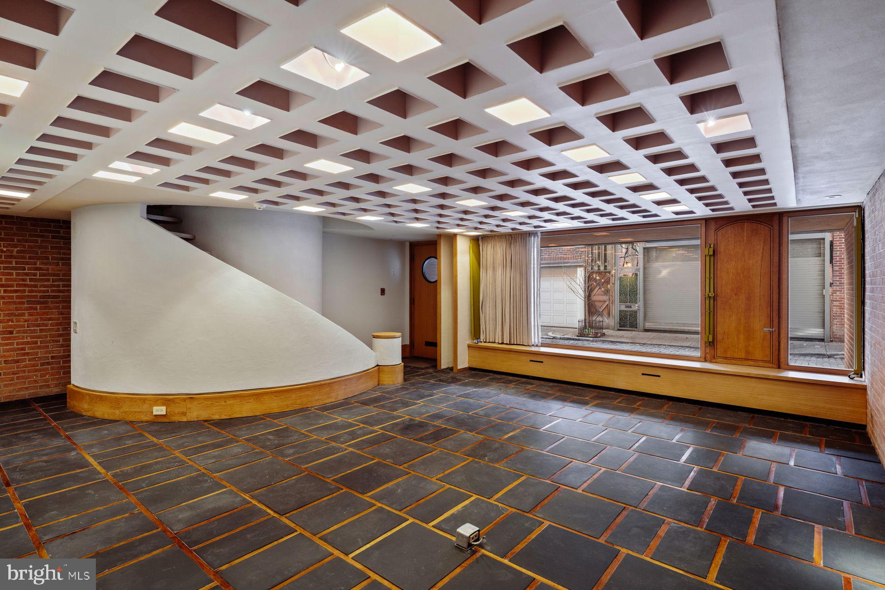 307 S CHADWICK STREET